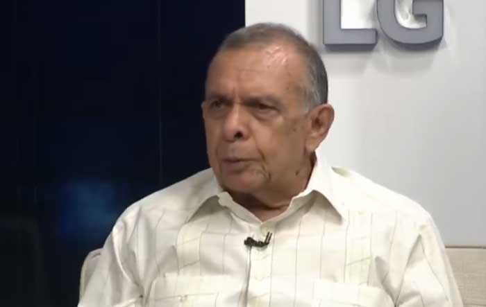 No, no es atribución de un partido político definir si se utilizará o no, medios de transmisión de datos electorales.